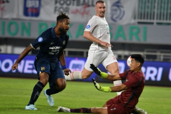 Persis Jauhi Zona Degradasi Setelah Menang 1-0 atas Persita