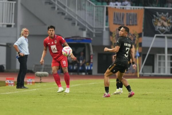 Berikut beberapa alternatif judul untuk "Pelatih sebut kemenangan Dewa United buah dari rencana matang":

1. "Pelatih Dewa United: Kemenangan Berkat Strategi yang Terencana"
2. "Keberhasilan Dewa United: Hasil dari Perencanaan yang Matang"
3. "Pelatih Ungkap Kemenangan Dewa United sebagai Hasil Rencana yang Matang"
4. "Kemenangan Dewa United: Momen yang Tercipta dari Strategi Cermat"
5. "Pelatih Dewa United: Kemenangan Ini Berasal dari Persiapan yang Matang"

Silakan memilih atau mengadaptasi sesuai kebutuhan!