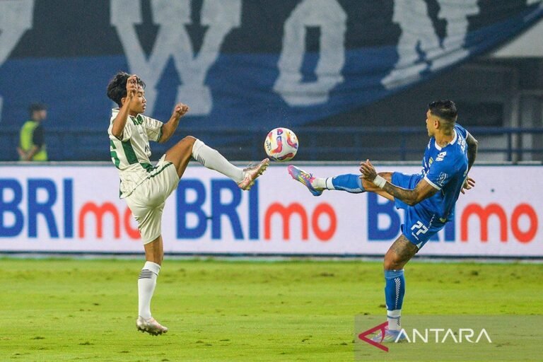 Persib Tetap Memuncaki Klasemen Usai Tundukkan PSS Sleman 3-0