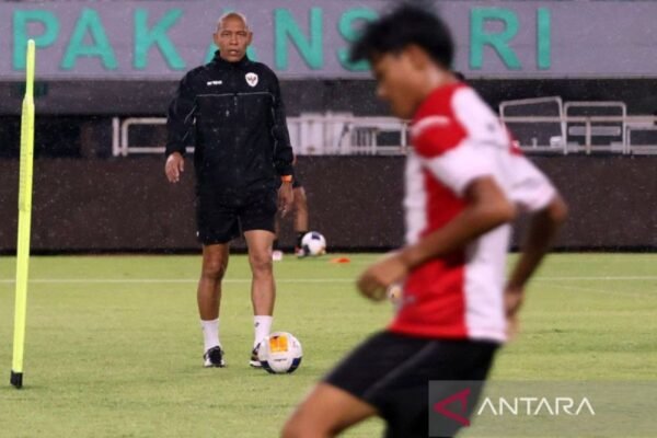 Nova Arianto Berambisi Recrut 30 Pemain untuk Tim Baru U-17