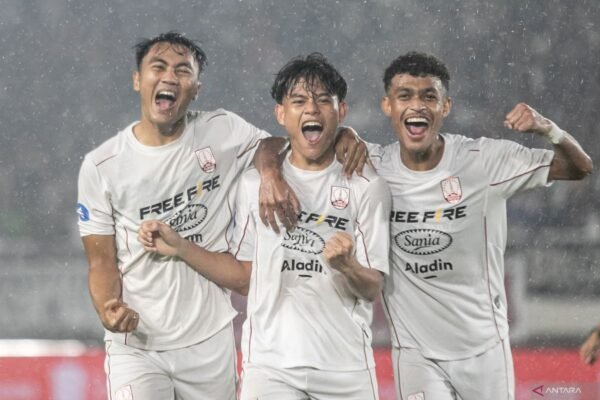 Here are some alternative titles for "Jadwal Lengkap Persis Solo di Super League Musim 2025/2026":

1. "Kalendar Pertandingan Persis Solo di Super League 2025/2026"
2. "Rincian Jadwal Pertandingan Persis Solo dalam Super League 2025/2026"
3. "Jadwal Pertandingan Terperinci Persis Solo untuk Super League 2025/2026"
4. "Persis Solo: Agenda Lengkap Super League 2025/2026"
5. "Jadwal Resmi Persis Solo di Super League Musim 2025/2026"
6. "Panduan Lengkap Jadwal Persis Solo di Super League 2025/2026"
7. "Jadwal Laga Persis Solo di Super League 2025/2026"
8. "Semua yang Perlu Anda Ketahui: Jadwal Persis Solo di Super League 2025/2026"

Feel free to choose any of these or mix and match elements to create a title you prefer!